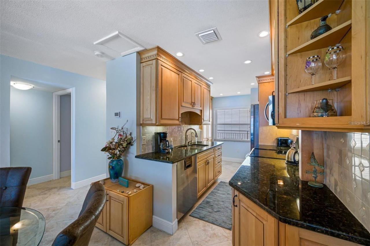 Oceanfront View Of Madeira Beach, Steps To The Beach - Madeira Norte Condo St. Pete Beach Exteriör bild
